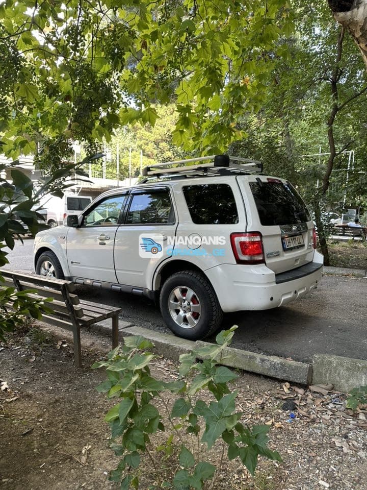 Ford Escape 2018 ვერცხლისფერი ჯიპი ქირავდება თბილისში