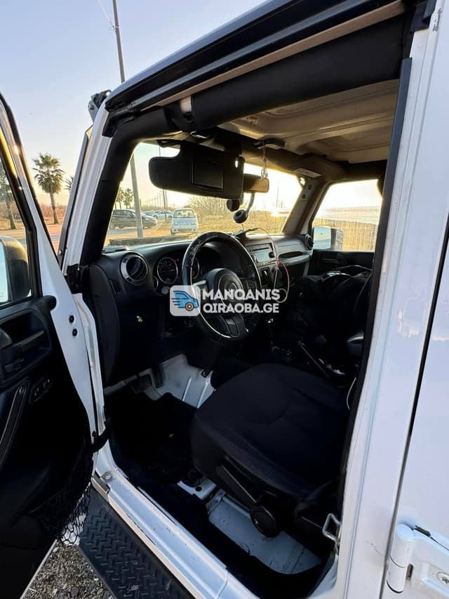 2020 წლის Jeep Wrangler 4x4 ბათუმში ქირავდება - სურათი 3