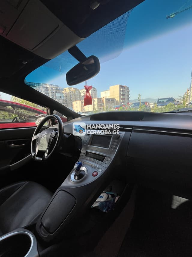 ქირავდება Toyota Prius 2014 - სურათი 3
